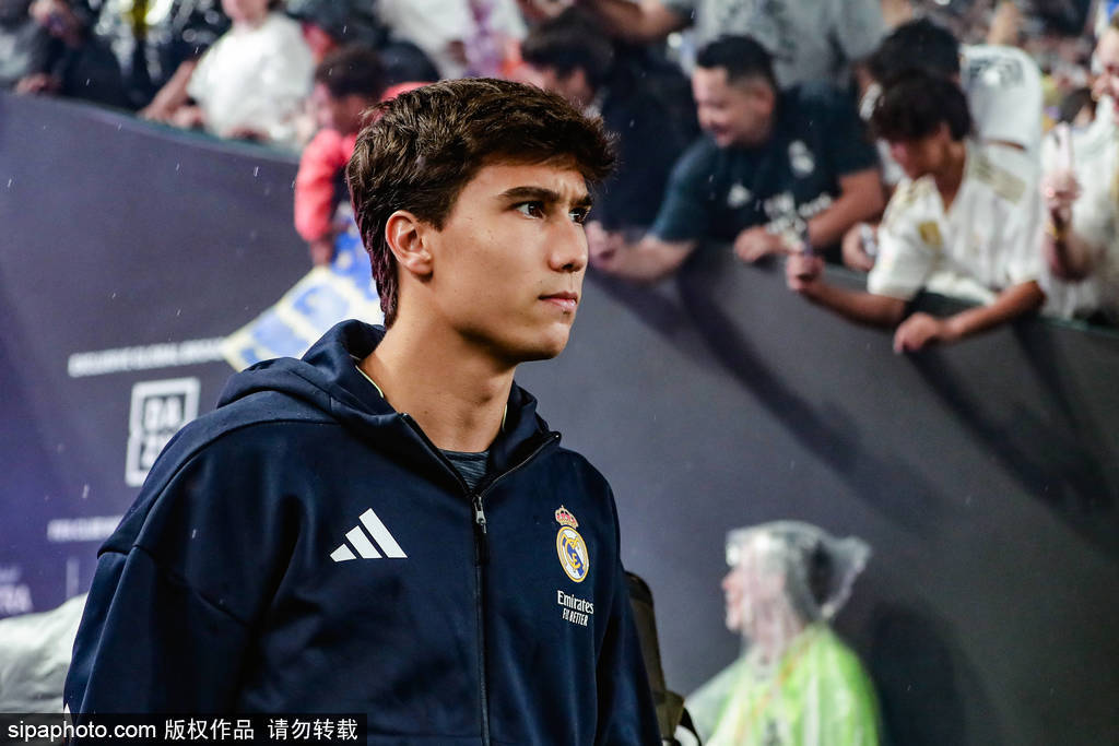 皇马遭遇争议判罚，裁判组回应：执法公正，阅读在线公司.